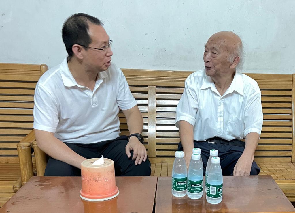 蔡老師.jpg 蔡老師.jpg