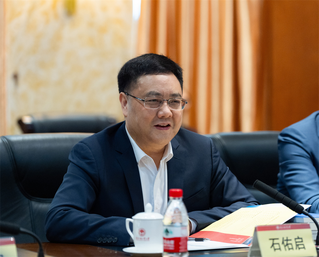 石佑啟講話.jpg 石佑啟講話.jpg