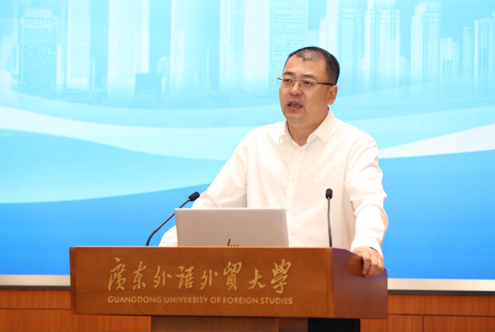 校長閆相斌.jpg 校長閆相斌.jpg