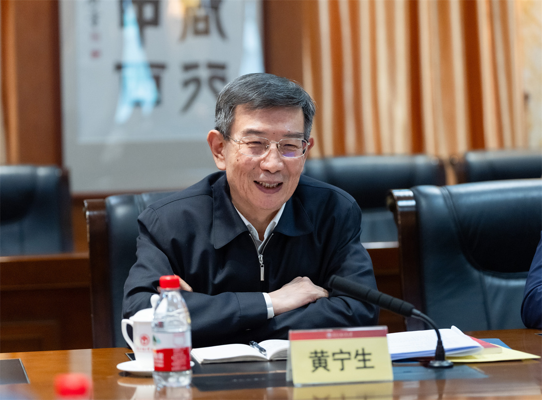 黃寧生講話.jpg 黃寧生講話.jpg